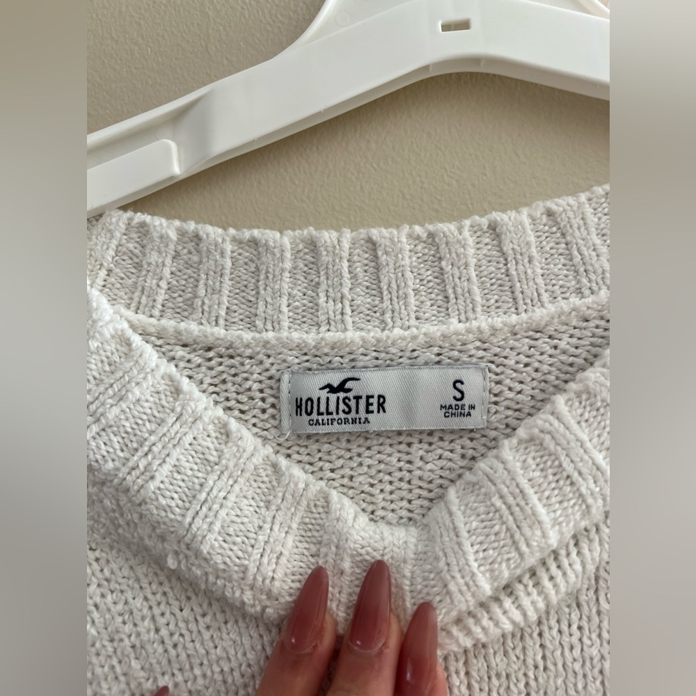 Hollister Casual Sweater - Picture 4 of 5